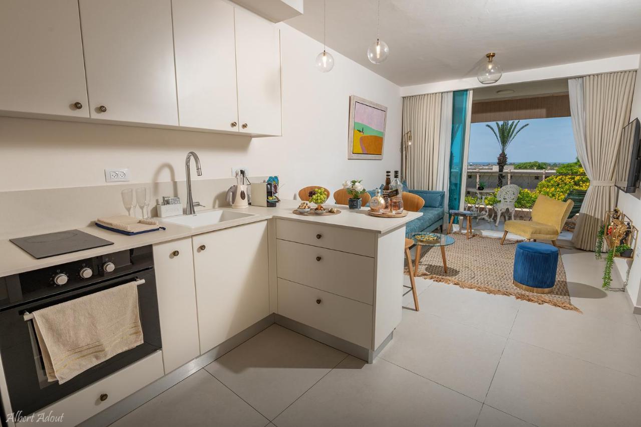 Mina'S Suites - קיסריה Exterior foto